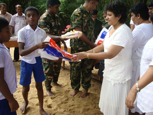 Katina Pinkama Held at Thiriyaya Raja Maha Viharaya - Trincomalee