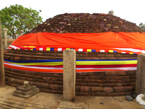 Katina Pinkama Held at Thiriyaya Raja Maha Viharaya - Trincomalee