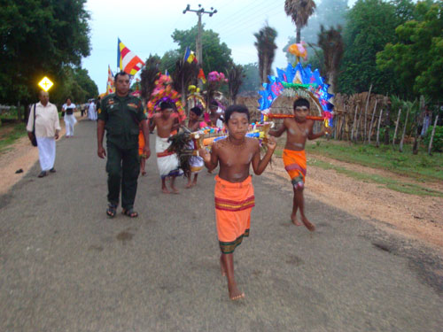 Katina Pinkama Held at Thiriyaya Raja Maha Viharaya - Trincomalee