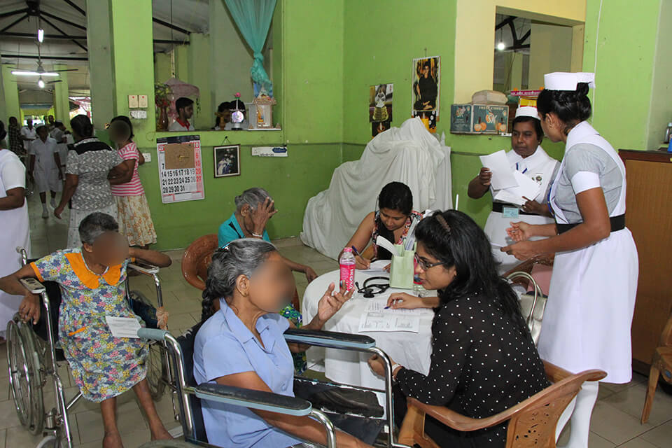 SLWLA Offered Lunch For All The Inmates At Victoria Home In Rajagiriya.